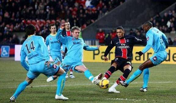 法甲保级生死斗！巴黎FC主场战欧塞尔，谁能抢下救命3分？